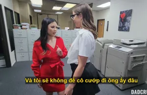 Trong một chuyến công tác, tôi đã gặp một người phụ nữ say xỉn, gợi cảm và có vòng hông nảy lửa. Tôi đẩy cô ấy xuống phòng mà không dùng bao cao su và quan hệ với cô ấy từ phía sau. Cô ấy hét lên, quan hệ mạnh bạo và xuất tinh vào trong cô ấy. Quan hệ một đêm, quan hệ với cô ấy hai lần liên tiếp. Phiên bản HD