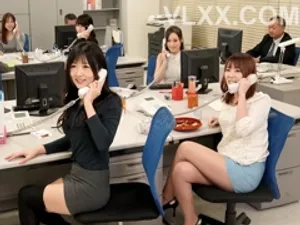 Con trai đang vụng trộm với mẹ kế thì bố về