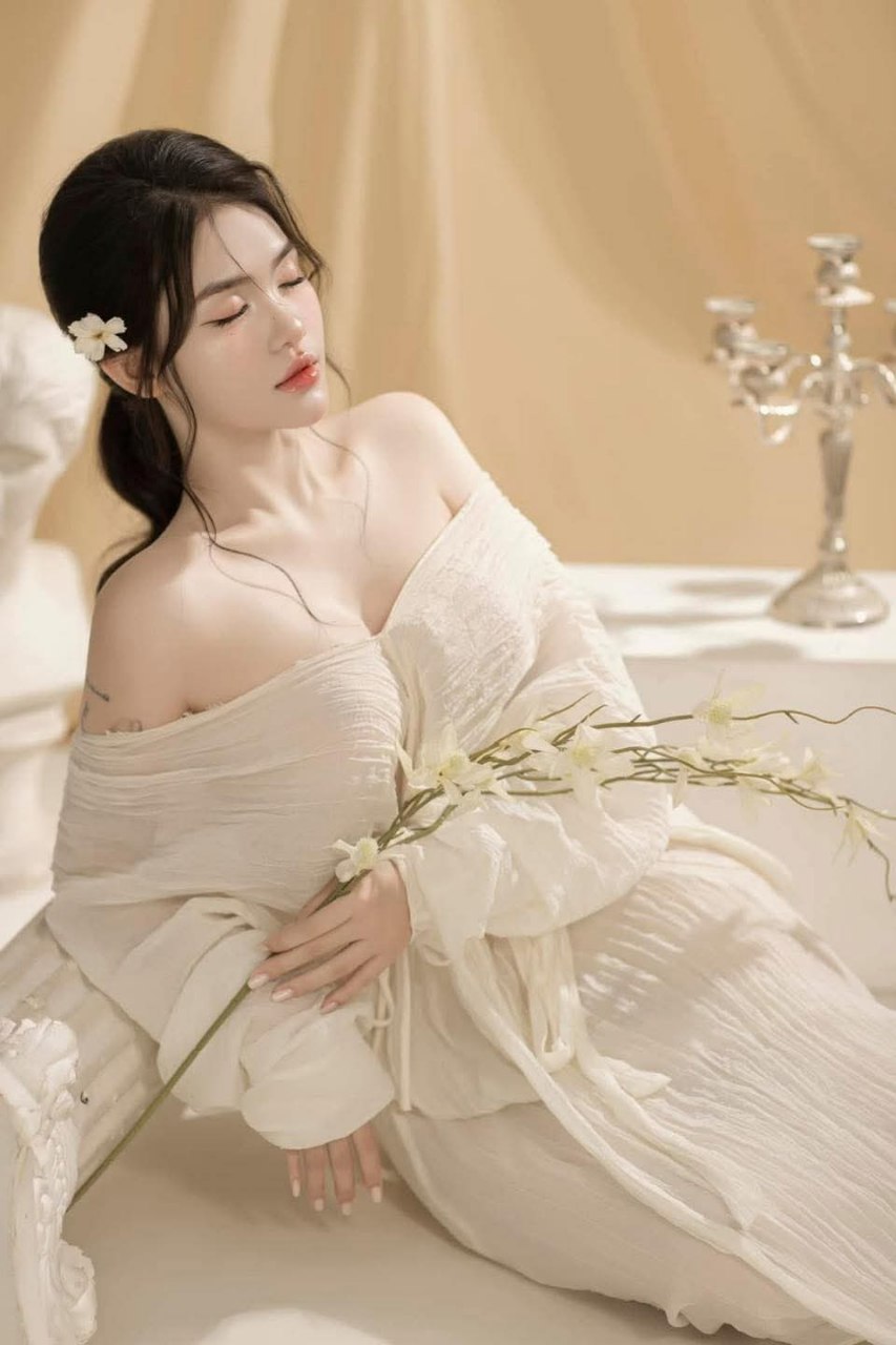 Người tình hư hỏng ngày nào cũng muốn xoạc nhau